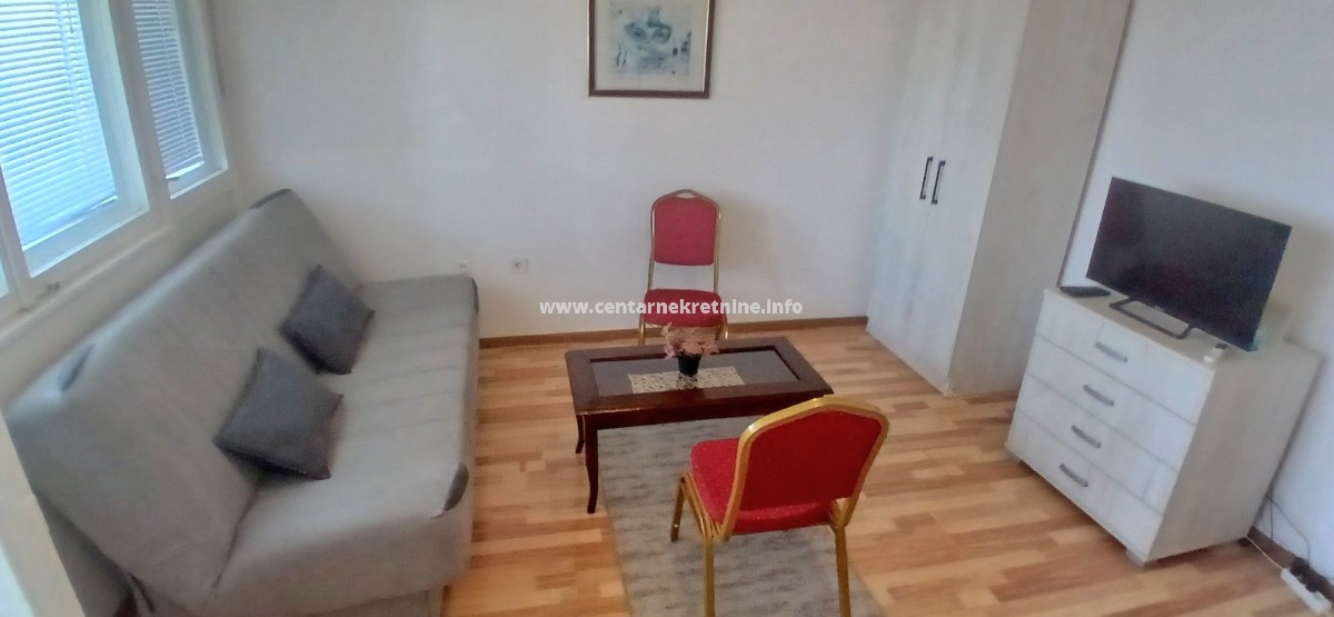 Izdavanje, garsonjera 35m2, Pejton, Podgorica